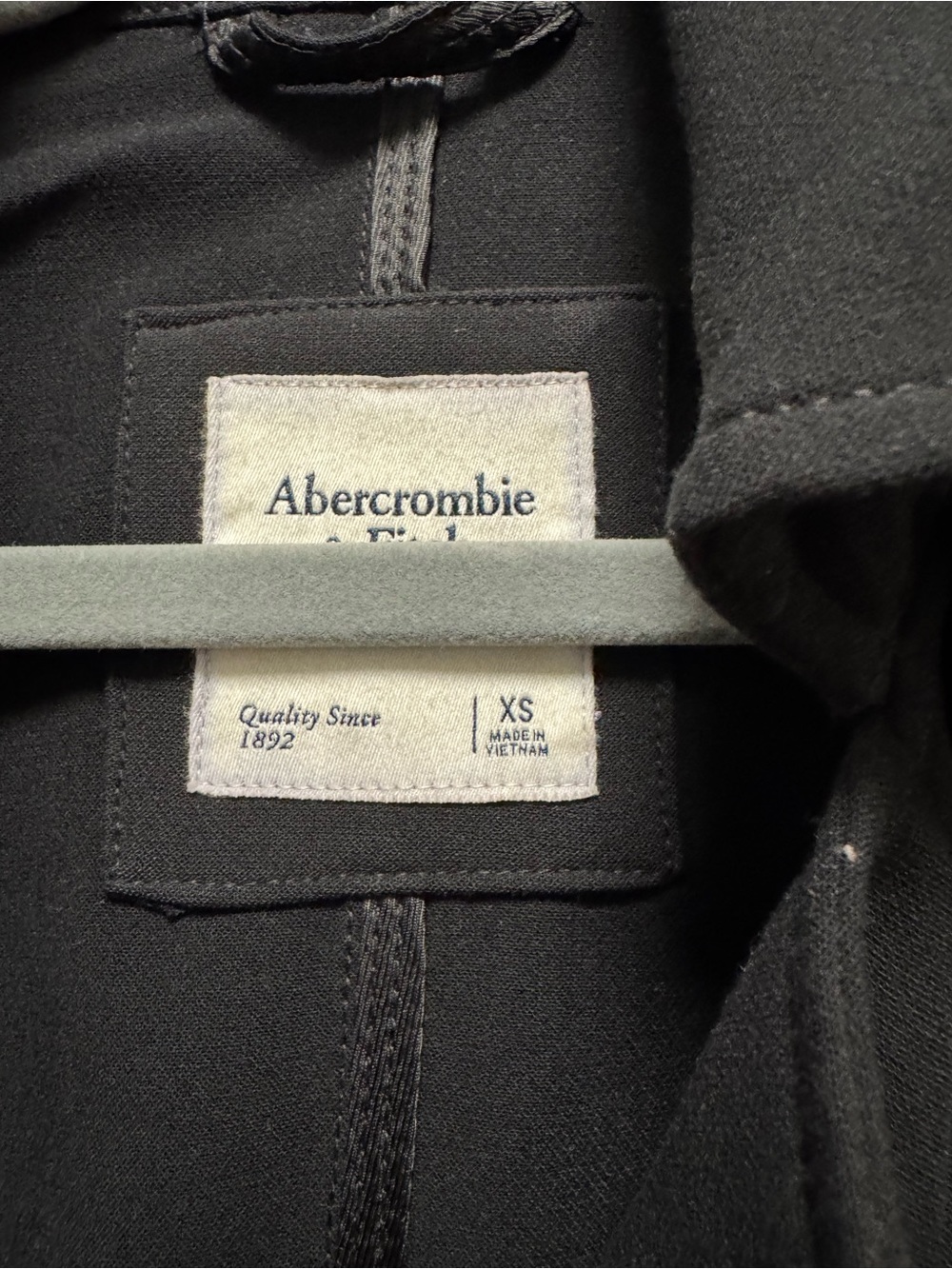 Abercrombie & Fitch Women’s Never Worn Black Double-Breasted Trench Coat - Picture 2 of 3